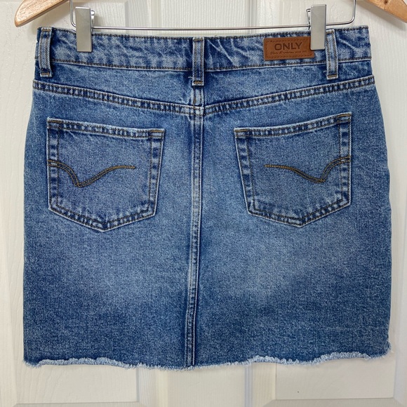 Only distressed denim skirt with slit - Picture 4 of 13